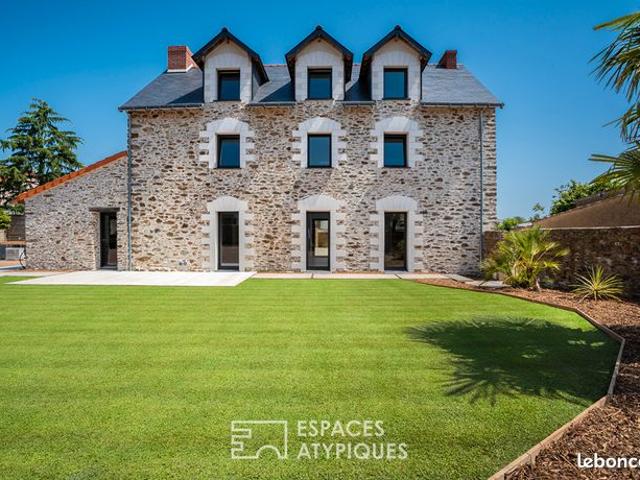 Maison 7 pièces 214 m²