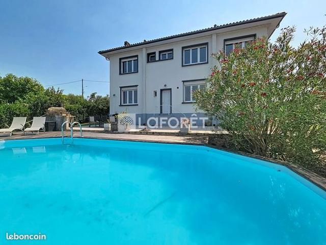 Maison 7 pièces 214 m²