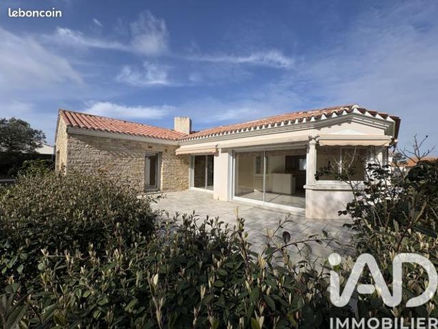 Maison 7 pièces 217 m²