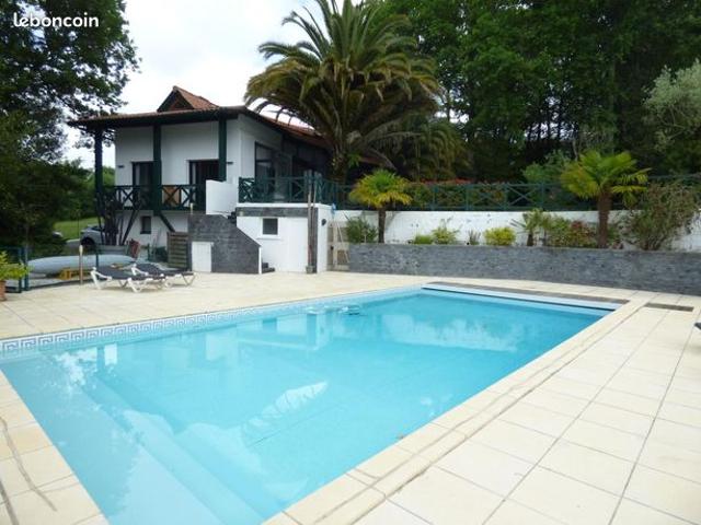 Maison 7 pièces 215 m²