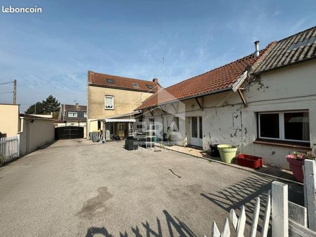 Maison 7 pièces 215 m²