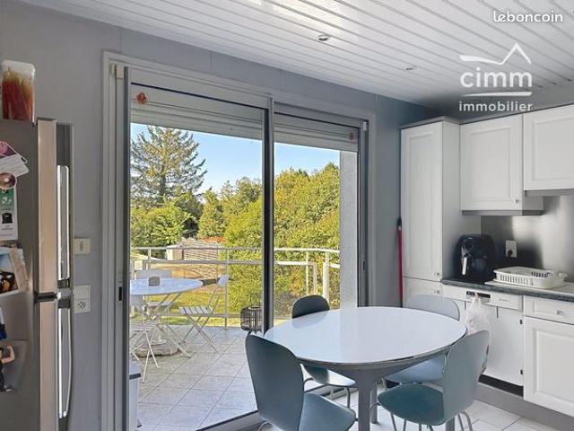 Maison 7 pièces 215 m²
