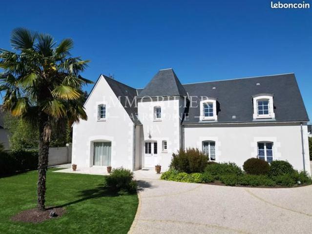 Maison 7 pièces 215 m²