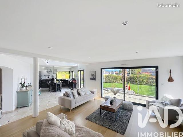 Maison 7 pièces 215 m²
