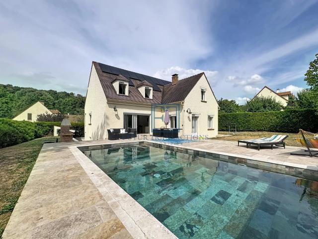 Maison 7 pièces 215 m²