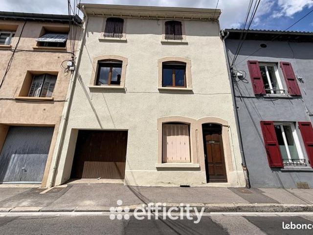 Maison 7 pièces 215 m²
