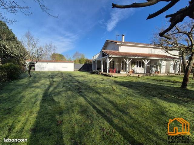 Maison 7 pièces 215 m²