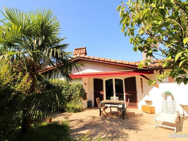 Maison 7 pièces 215 m²