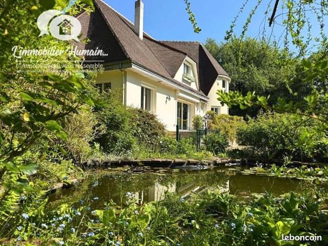Maison 7 pièces 215 m²