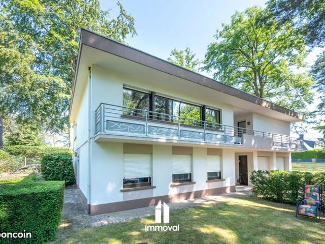 Maison 7 pièces 215 m²