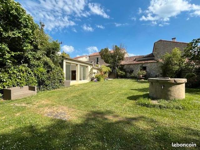 Maison 7 pièces 215 m²