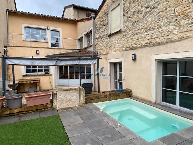 Maison 7 pièces 215 m²