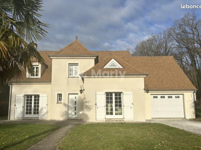 Maison 7 pièces 215 m²