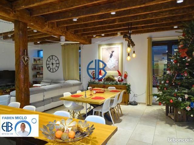 Maison 7 pièces 215 m²