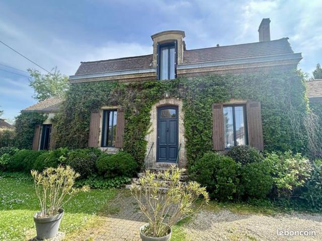 Maison 7 pièces 215 m²