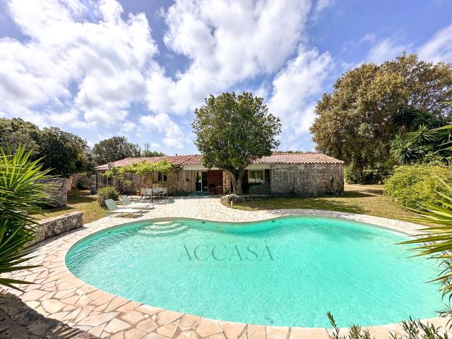 Maison 7 pièces 215 m²