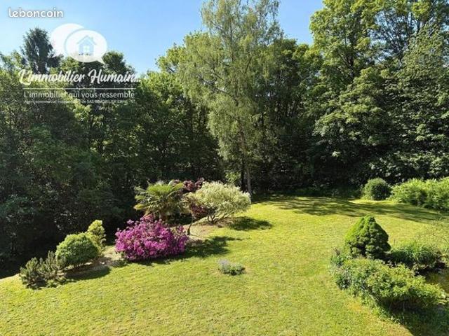 Maison 7 pièces 215 m²