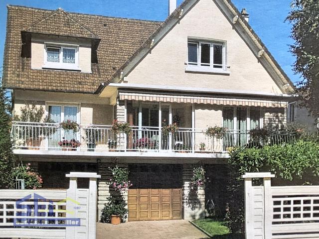 Maison 7 pièces 215 m²