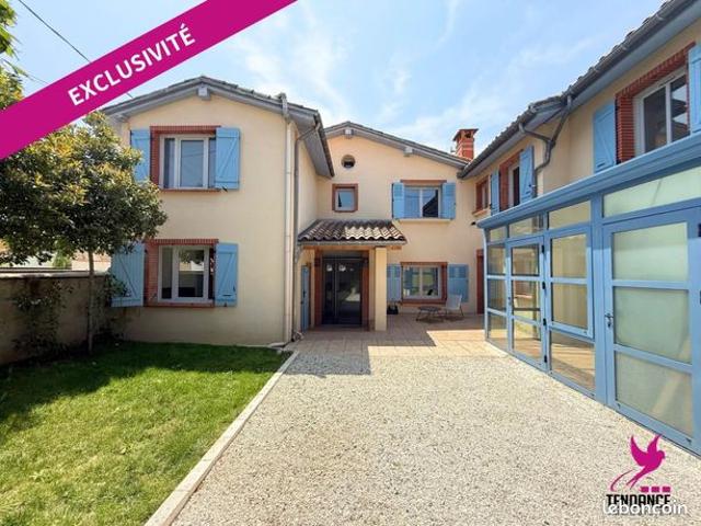 Maison 7 pièces 215 m²