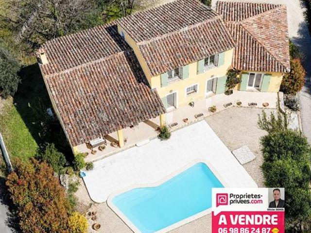 Maison 7 pièces 215 m²
