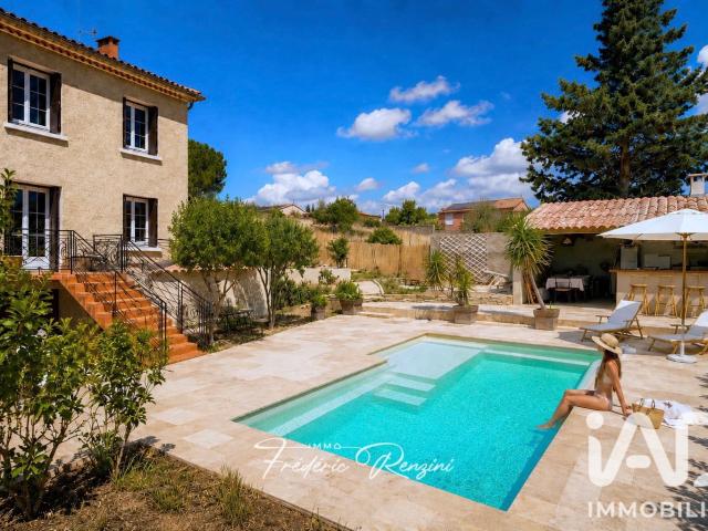Maison 7 pièces 215 m²