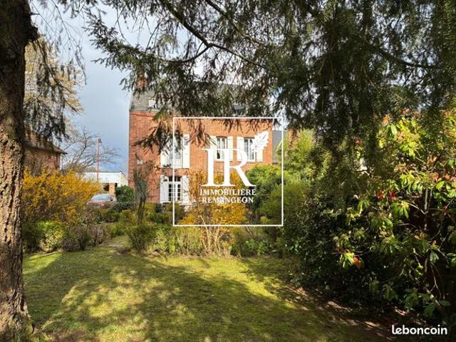 Maison 7 pièces 215 m²