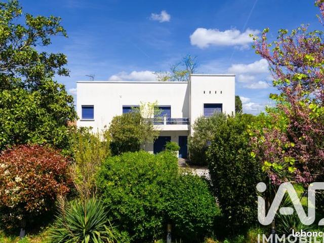 Maison 7 pièces 280 m²
