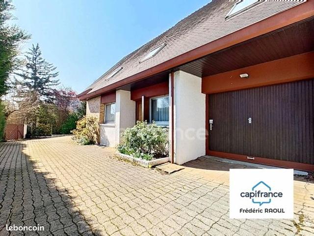 Maison 7 pièces 215 m²