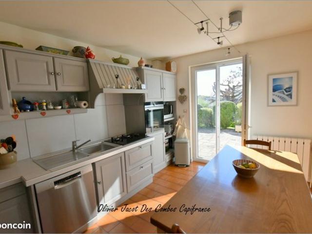 Maison 7 pièces 215 m²