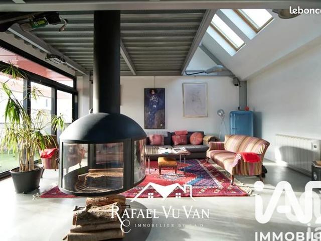 Maison 7 pièces 215 m²
