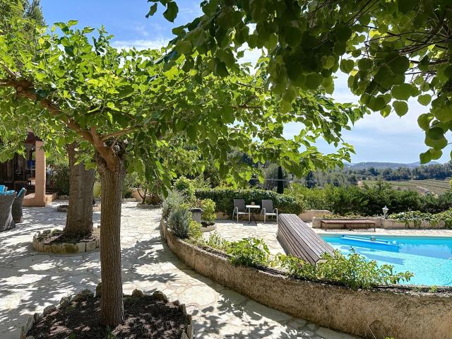 Maison 7 pièces 215 m²