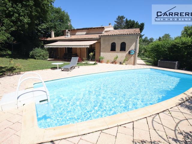 Maison 7 pièces 215 m²