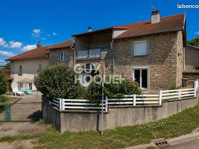 Maison 7 pièces 215 m²