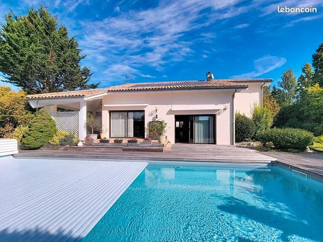 Maison 7 pièces 215 m²
