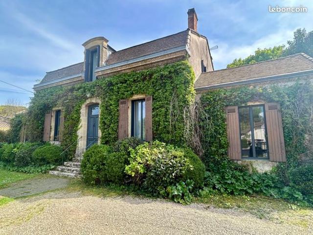 Maison 7 pièces 215 m²