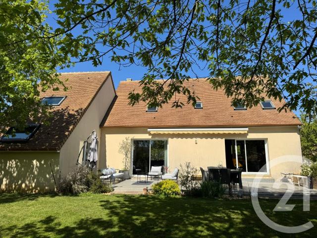 Maison 7 pièces 215 m²