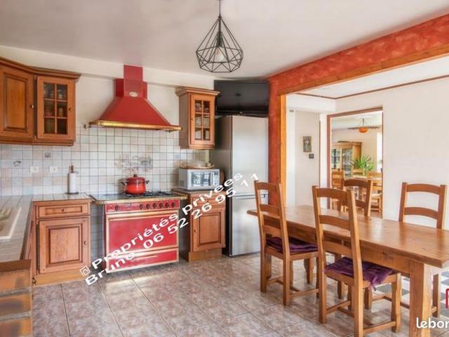Maison 7 pièces 215 m²