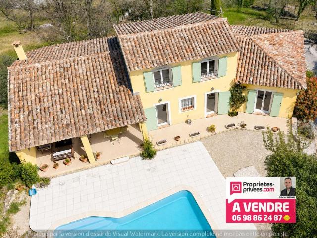 Maison 7 pièces 215 m²