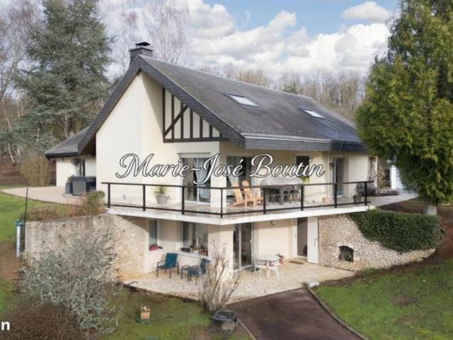 Maison 7 pièces 215 m²