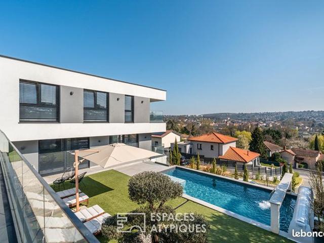 Maison 7 pièces 215 m²