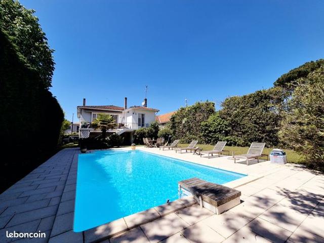 Maison 7 pièces 215 m²