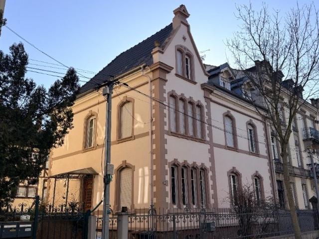 Maison 7 pièces 215 m²