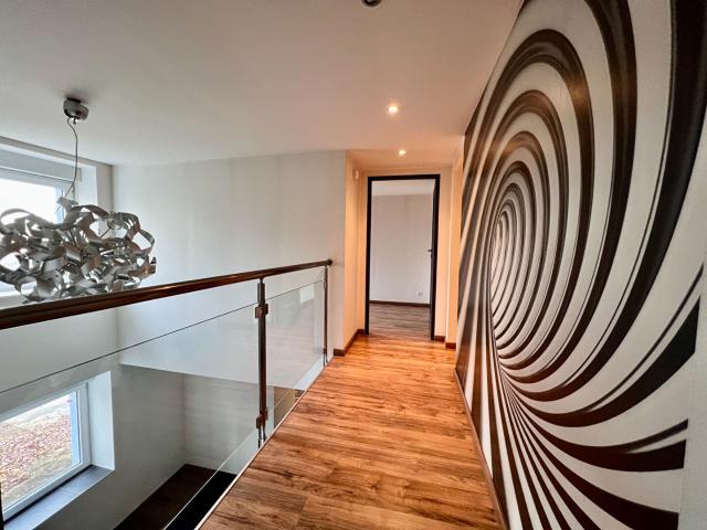 Maison 7 pièces 215 m²