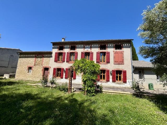 Maison 7 pièces 215 m²