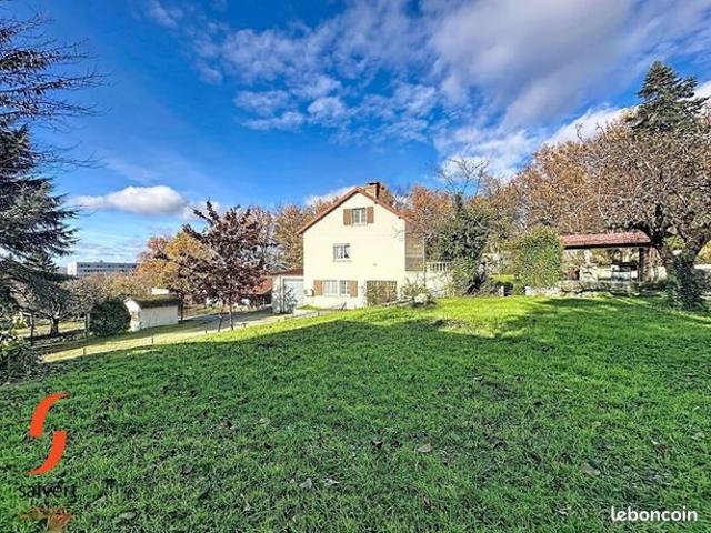 Maison 7 pièces 215 m²