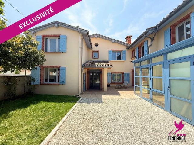 Maison 7 pièces 215 m²
