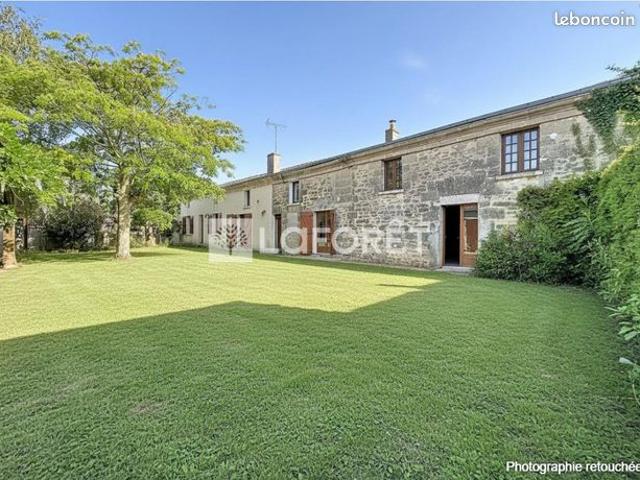 Maison 7 pièces 215 m²
