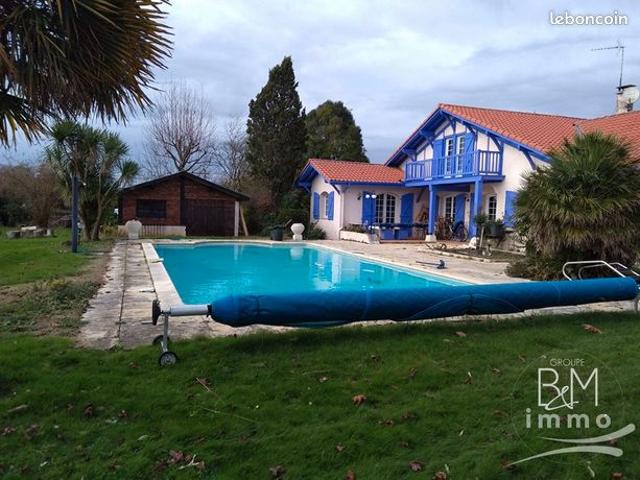 Maison 7 pièces 215 m²