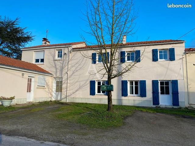 Maison 7 pièces 216 m²
