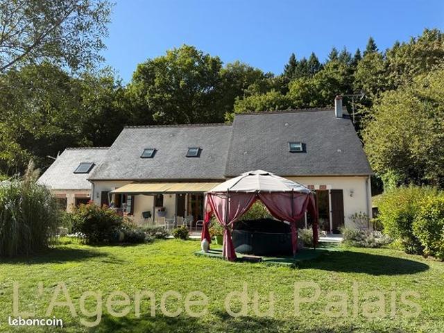 Maison 7 pièces 216 m²